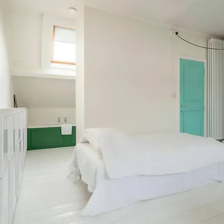Shway - The Handshake House Nyaraló